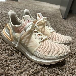 Women’s Adidas UltraBoost Tennis Shoes Size 8